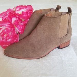 GAP Chelsea Ankle Bootie